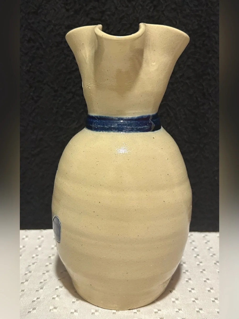 Vtg Williamsburg Pottery Delft-Like White & Blue Leaves Pitcher 7.25” H